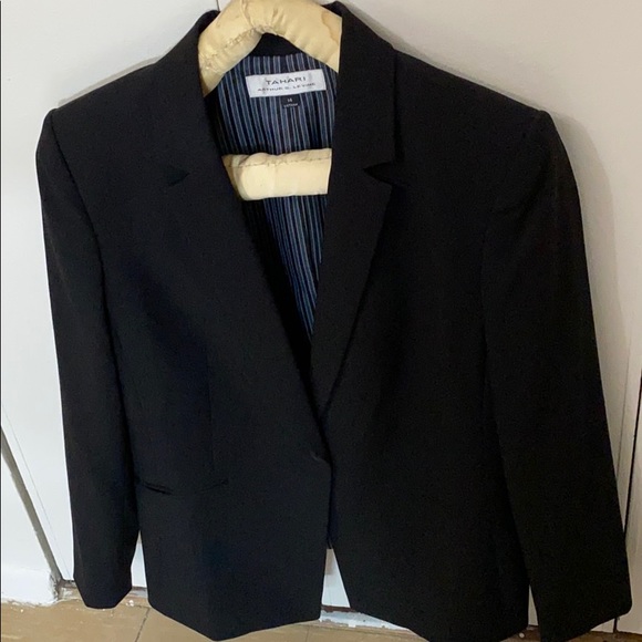 Tahari Blazer - Picture 4 of 4